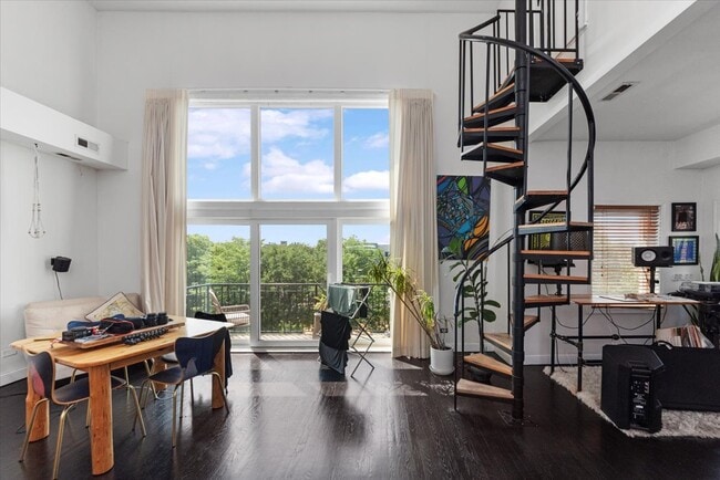 property at 1826 W Rice St