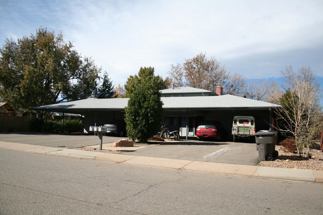 425 Manhattan Dr in Boulder, CO - Building Photo