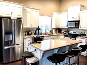 3337 Union Springs Way in Sacramento, CA - Building Photo - Building Photo