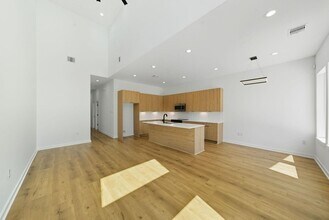 5029 Van Fleet St in Houston, TX - Building Photo - Building Photo
