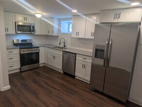 5504 Carville Ave, Unit Apt B in Arbutus, MD - Foto de edificio - Building Photo