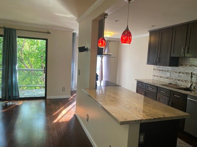 4 Admiral Dr, Unit 445 in Emeryville, CA - Building Photo - Building Photo