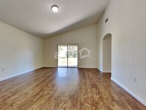 3325 Bradley Creek Pky in Green Cove Springs, FL - Foto de edificio - Building Photo