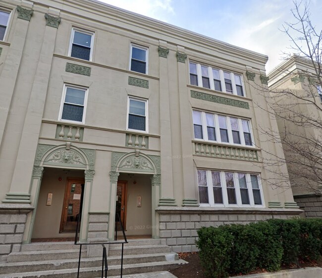 72 Egmont St, Unit 1 in Brookline, MA - Building Photo - Building Photo