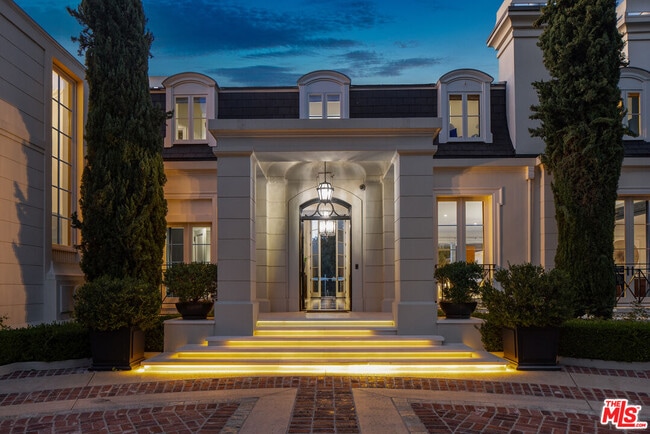 10847 Bellagio Rd in Los Angeles, CA - Building Photo - Building Photo