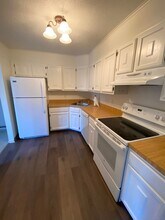 255 Strawberry Hill Ave in Stamford, CT - Foto de edificio - Building Photo