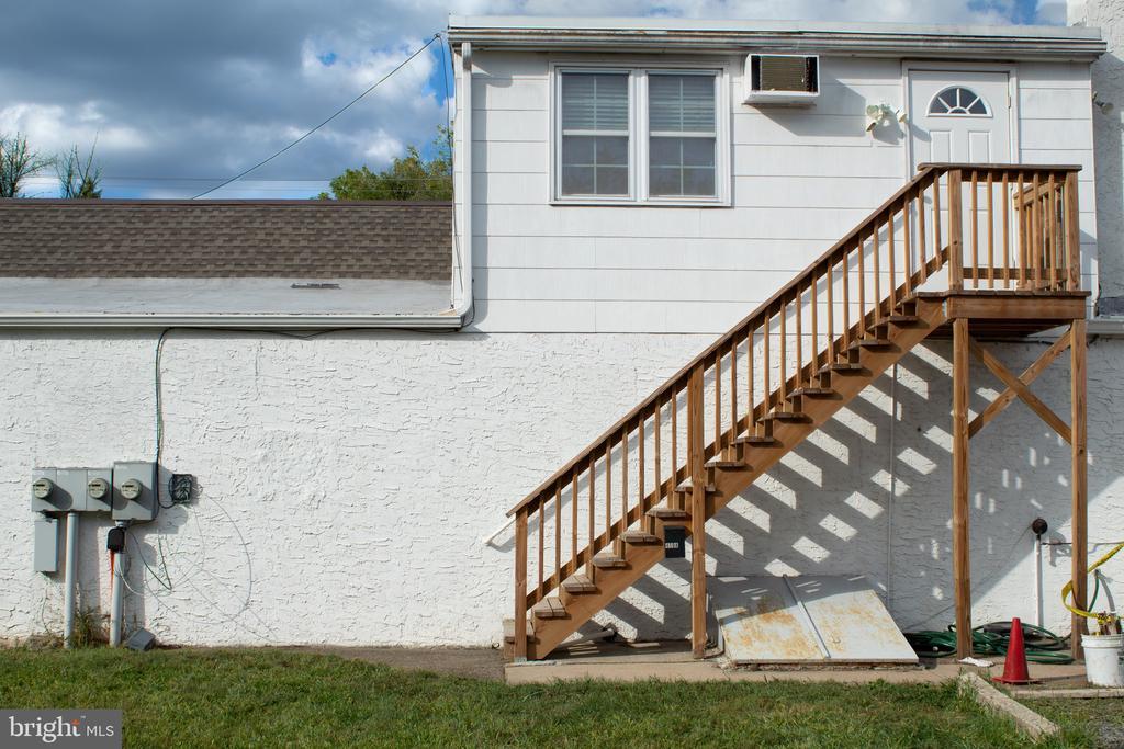 450 E Butler Ave in New Britain, PA - Building Photo