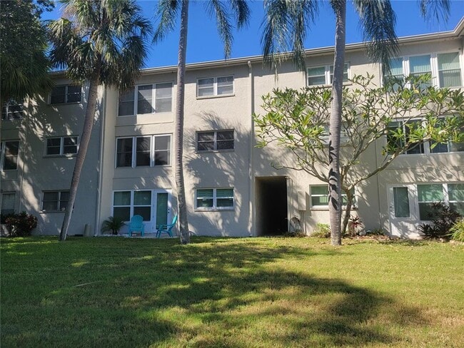 841 Patricia Ave in Dunedin, FL - Building Photo - Building Photo