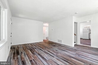 211 Kuethe Rd in Glen Burnie, MD - Building Photo - Building Photo