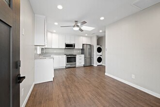 7963 Nichals St in Lemon Grove, CA - Foto de edificio - Building Photo