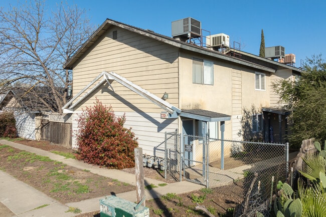 1410 N Liberty St in Visalia, CA - Building Photo - Building Photo