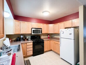 3609 Rhone Cir in Anchorage, AK - Building Photo - Building Photo
