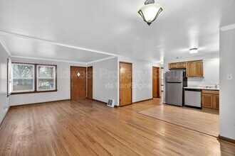 1015 Avant Dr in St. Louis, MO - Building Photo - Building Photo