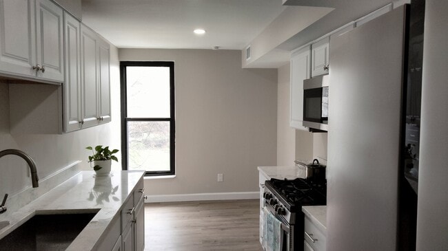 112 Duvall Ln, Unit 304 in Gaithersburg, MD - Foto de edificio - Building Photo