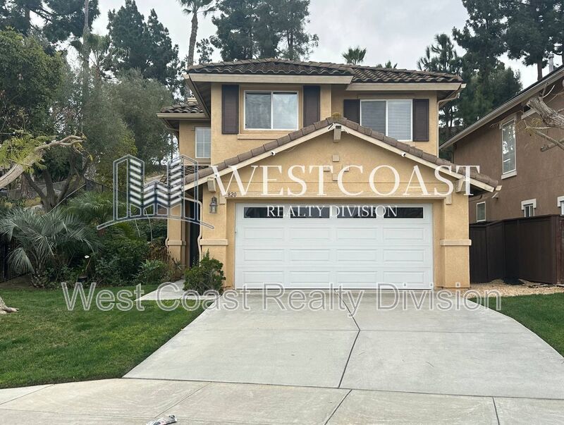 820 Silver Dr in Vista, CA - Building Photo