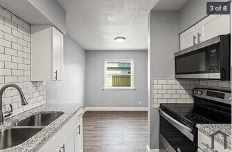 4832 Locke Ave in Fort Worth, TX - Building Photo - Building Photo