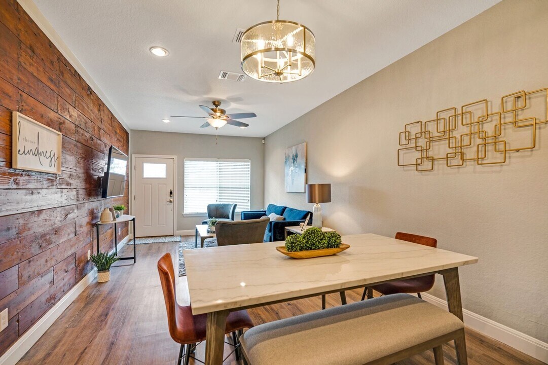 223 Rudolph in San Antonio, TX - Building Photo