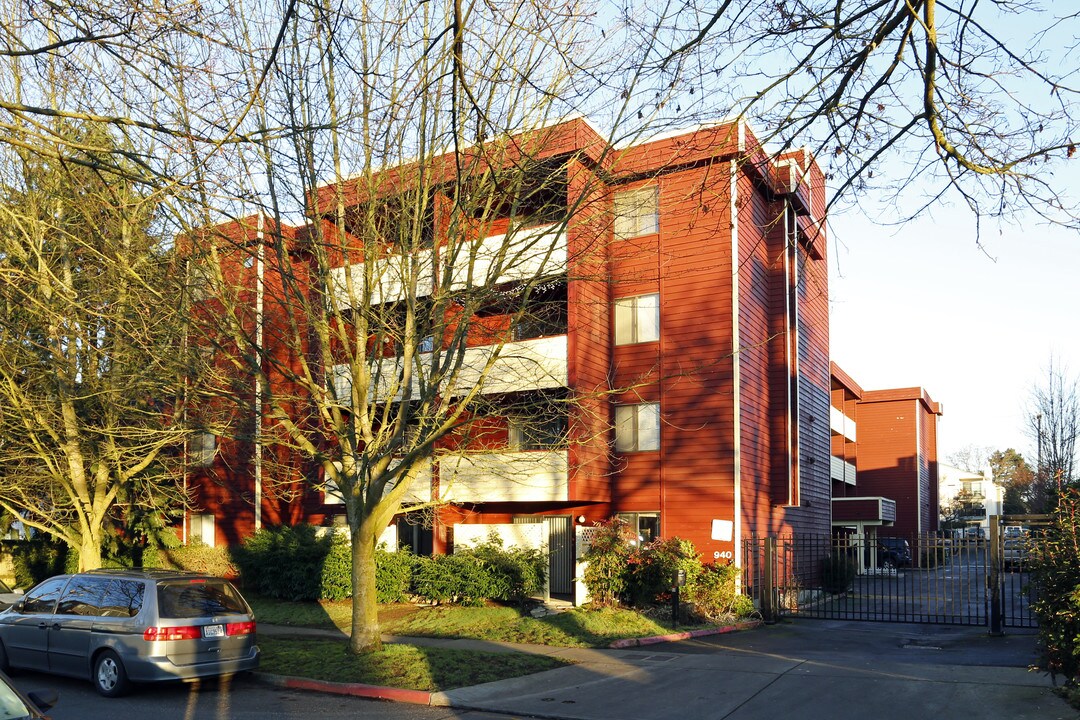 Michelle Apartments in Seattle, WA - Building Photo