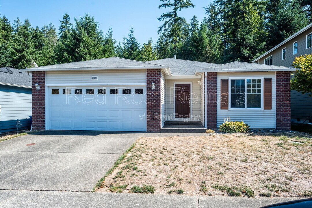 18233 97th Ave Ct E in Puyallup, WA - Building Photo