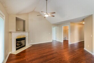 1921 Pacific Pl, Unit 204 in Murfreesboro, TN - Building Photo - Building Photo