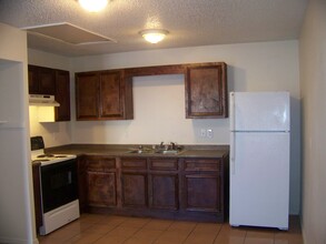 7619 Windsor Oaks, Unit 7619 in San Antonio, TX - Building Photo - Building Photo