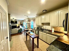 206 Red Wolf Ln in Red Oak, TX - Building Photo - Building Photo