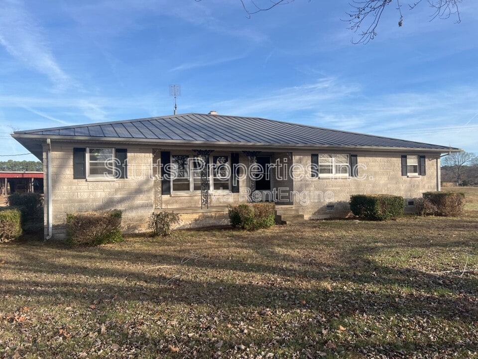 680 Co Rd 84 in Rogersville, AL - Building Photo
