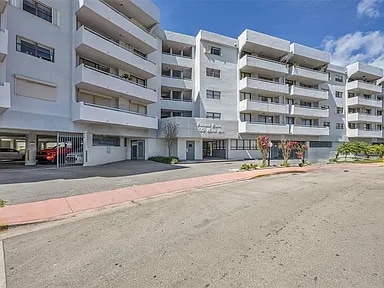 7300 Wayne Ave in Miami Beach, FL - Building Photo - Building Photo