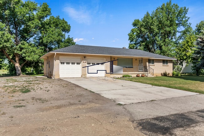 2151 N 5700 E