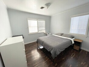 6610 6th Ave in Los Angeles, CA - Building Photo - Building Photo