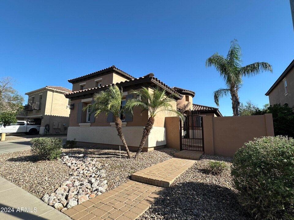 2251 E Azalea Dr in Chandler, AZ - Building Photo