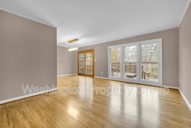 property at 4702 Declaration Ct