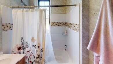 6 Sutherland Rd in Boston, MA - Building Photo - Building Photo