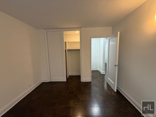 EAST 35 STREET in New York, NY - Foto de edificio - Building Photo