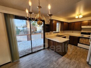 10811 E 26th Ave in Spokane Valley, WA - Building Photo - Building Photo