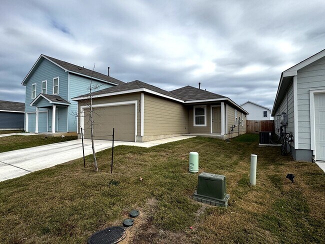 9820 Carome Ml Dr in San Antonio, TX - Building Photo - Building Photo