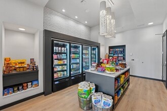 610 West in Brooklyn Park, MN - Foto de edificio - Building Photo