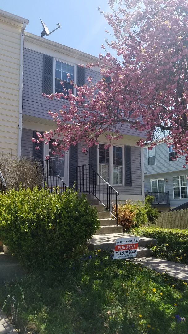 property at 1669 Colonial Way
