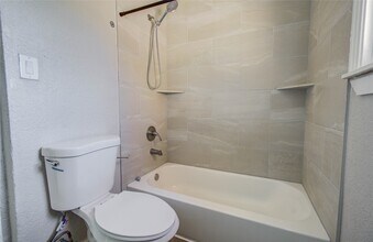 1913 2nd Ave N in Texas City, TX - Building Photo - Building Photo