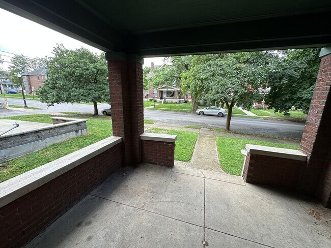 184 E 12th Ave in Columbus, OH - Building Photo - Building Photo