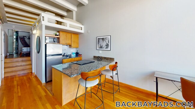 12 Stoneholm St, Unit 511