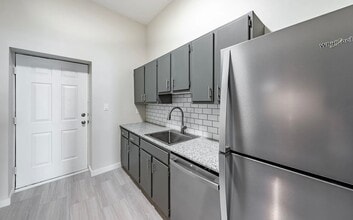 67 S Ferry St in Albany, NY - Building Photo - Building Photo