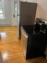 53 Gilford Ave, Unit 1 in Laconia, NH - Foto de edificio - Building Photo