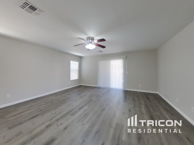 4558 E Silverbell Rd in Queen Creek, AZ - Building Photo - Building Photo