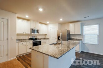 6015 Mason Tucker Dr in Inman, SC - Building Photo - Building Photo