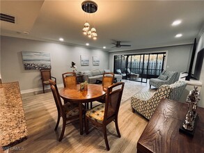 790 Meadowland Dr in Naples, FL - Foto de edificio - Building Photo