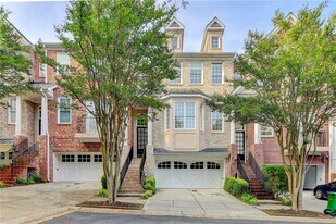 1053 Emory Parc Pl in Decatur, GA - Building Photo
