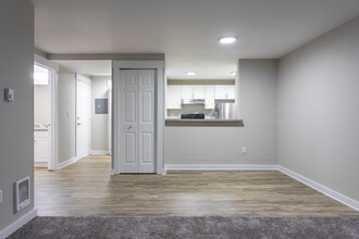 Alcove in Seattle, WA - Building Photo - Interior Photo