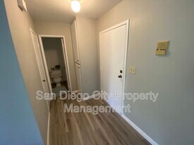 6930 Hyde Park Dr in San Diego, CA - Building Photo