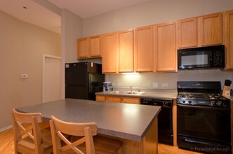 208 W Washington St in Chicago, IL - Building Photo - Building Photo